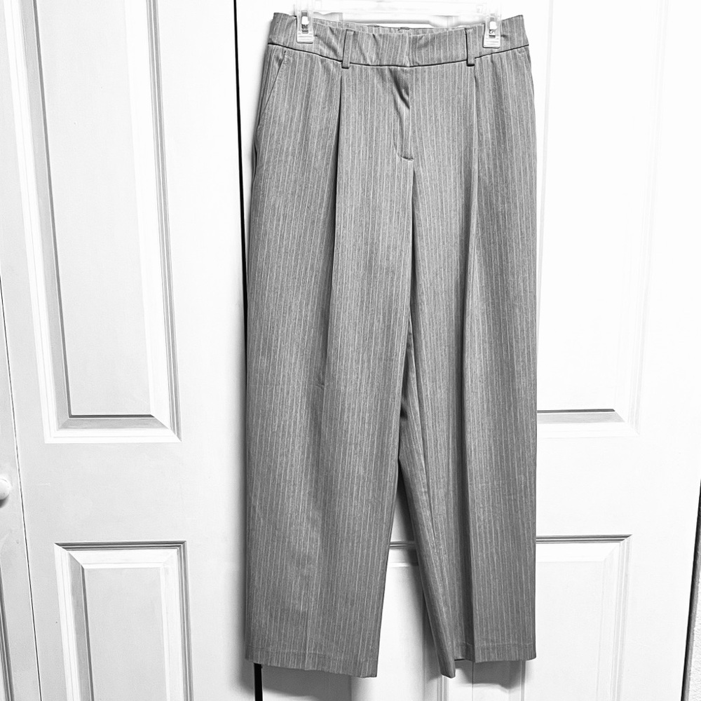 Rachel Zoe Woman’s Light Gray Pinstripe Dress Pleated Trousers Size 6